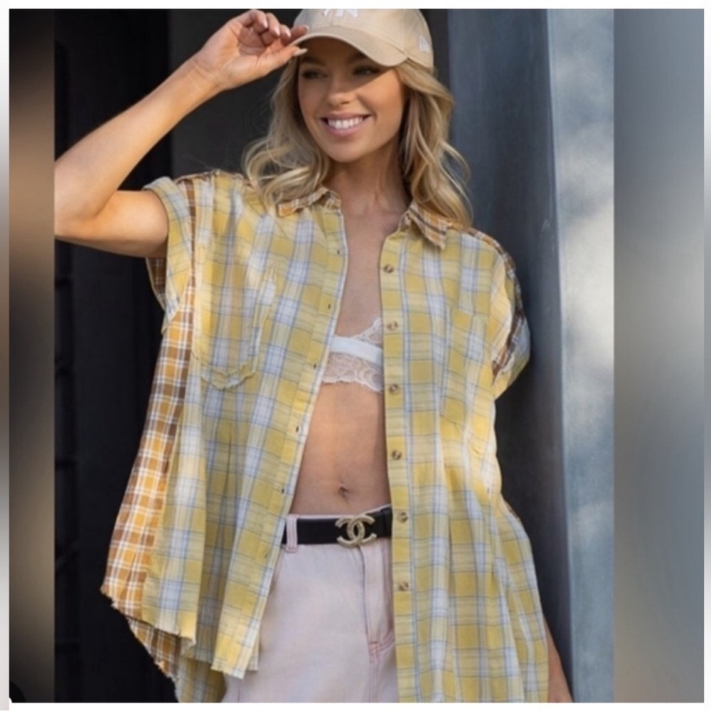 POL Plaid Raw Hemline Button Up Short Sleeve Top